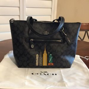 Coach Tote New York Skyline.